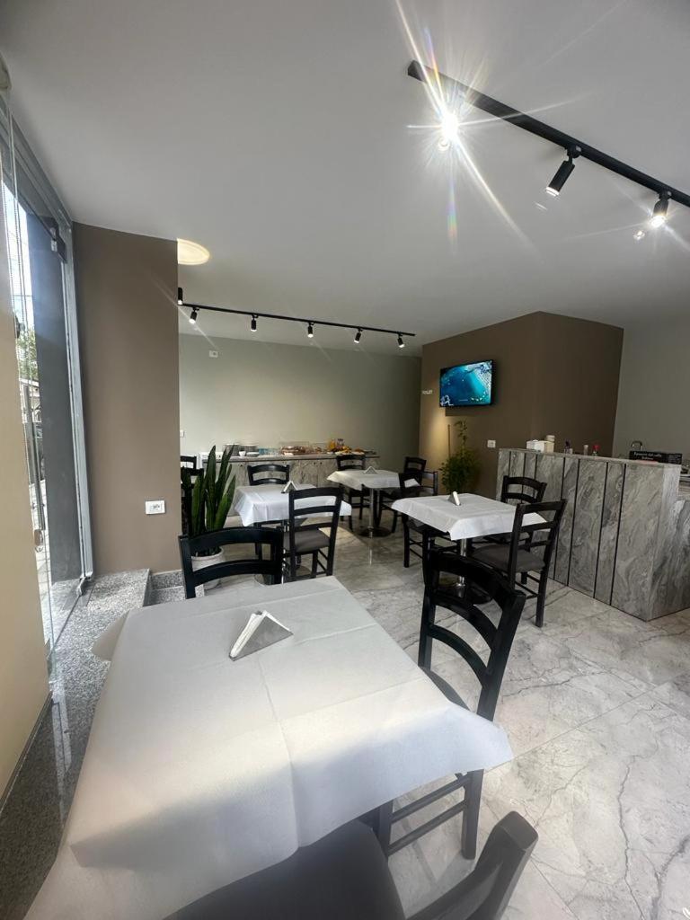 Hotel Her Vlorë Εξωτερικό φωτογραφία