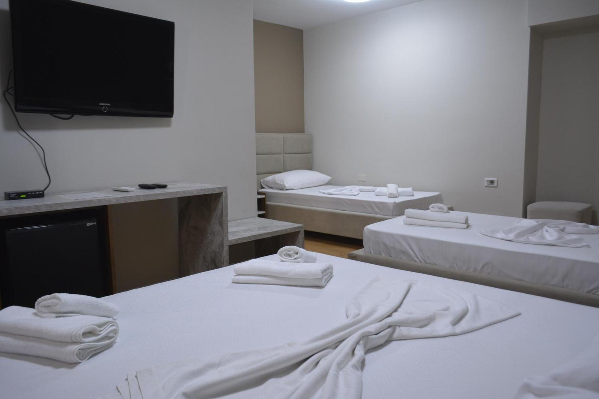 Hotel Her Vlorë Εξωτερικό φωτογραφία