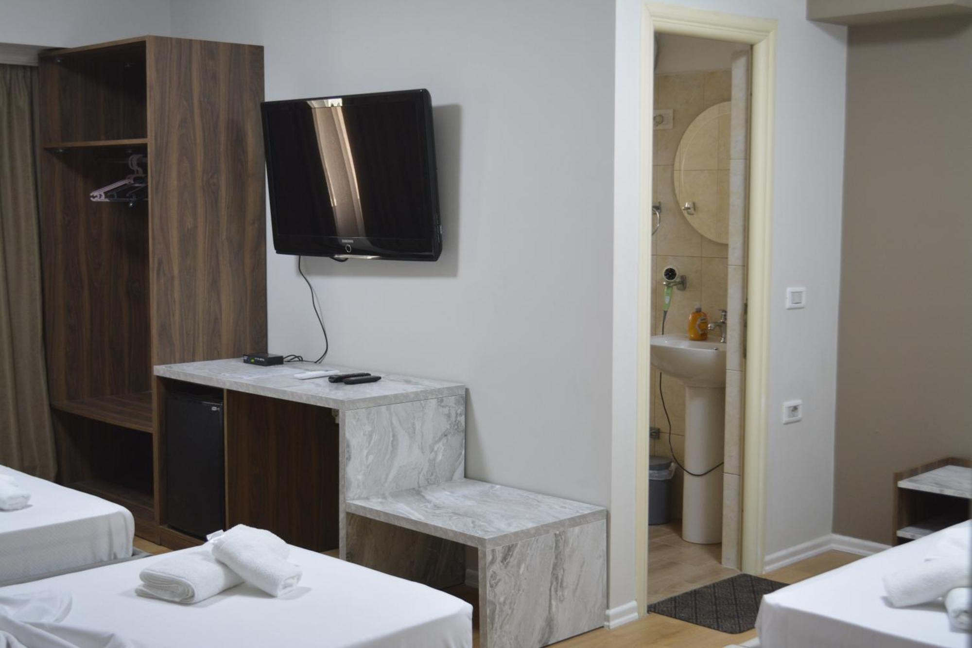 Hotel Her Vlorë Εξωτερικό φωτογραφία