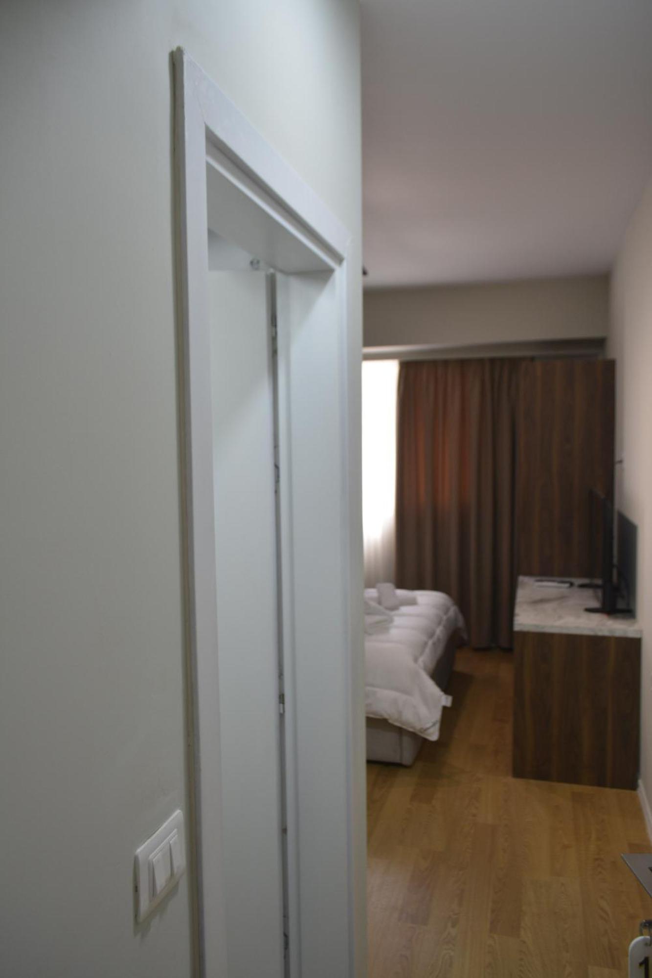 Hotel Her Vlorë Εξωτερικό φωτογραφία