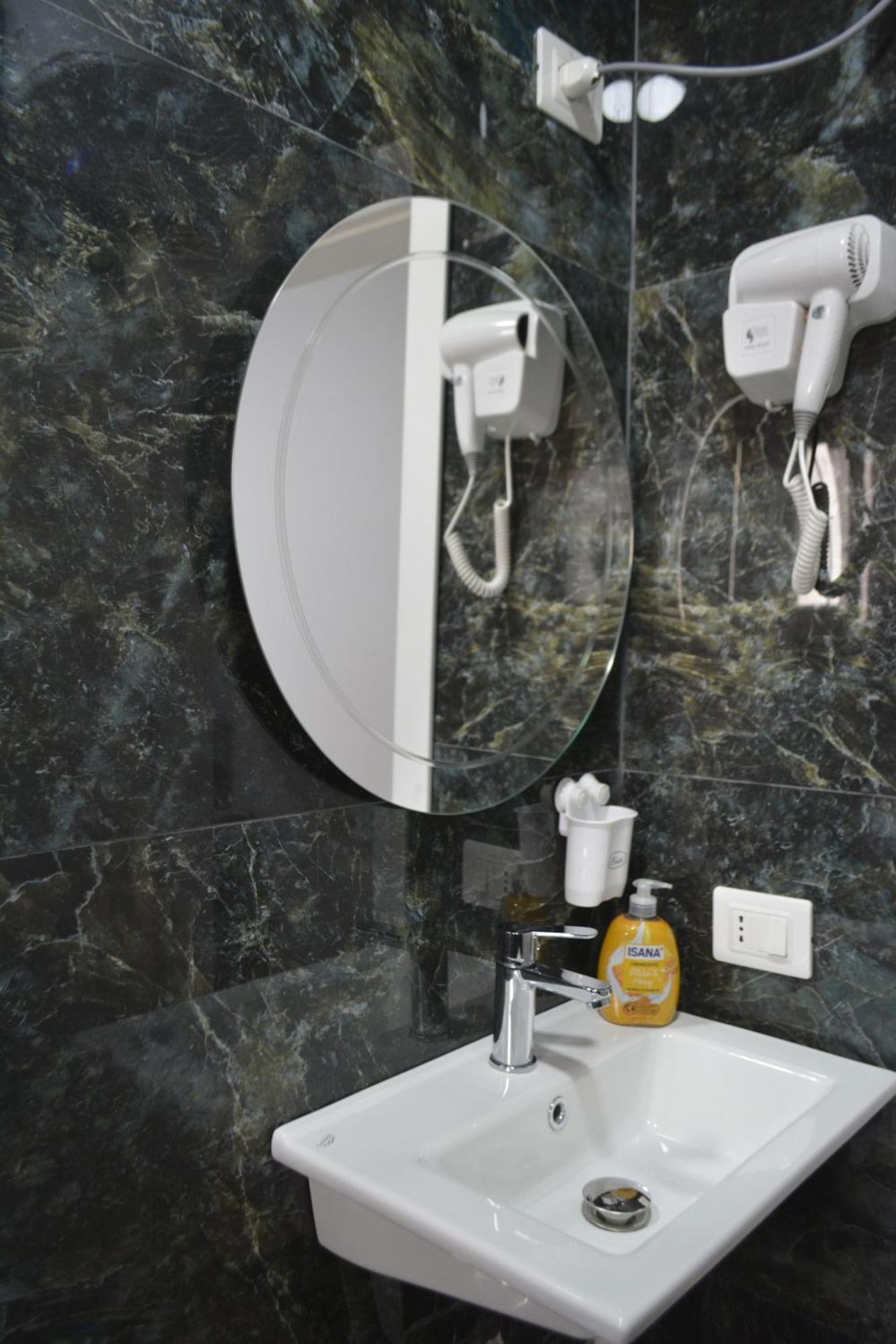 Hotel Her Vlorë Εξωτερικό φωτογραφία