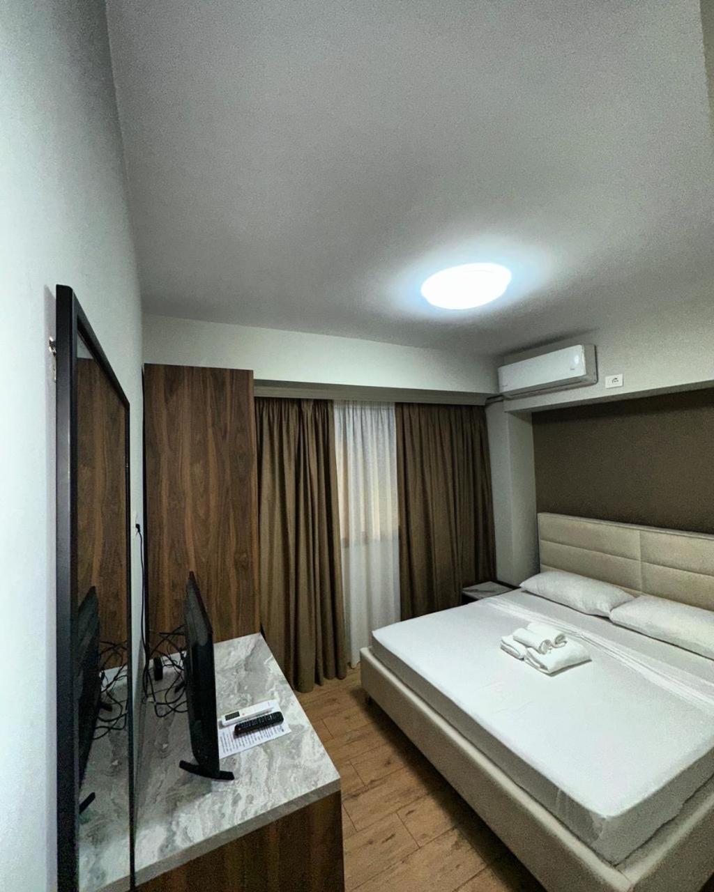 Hotel Her Vlorë Εξωτερικό φωτογραφία
