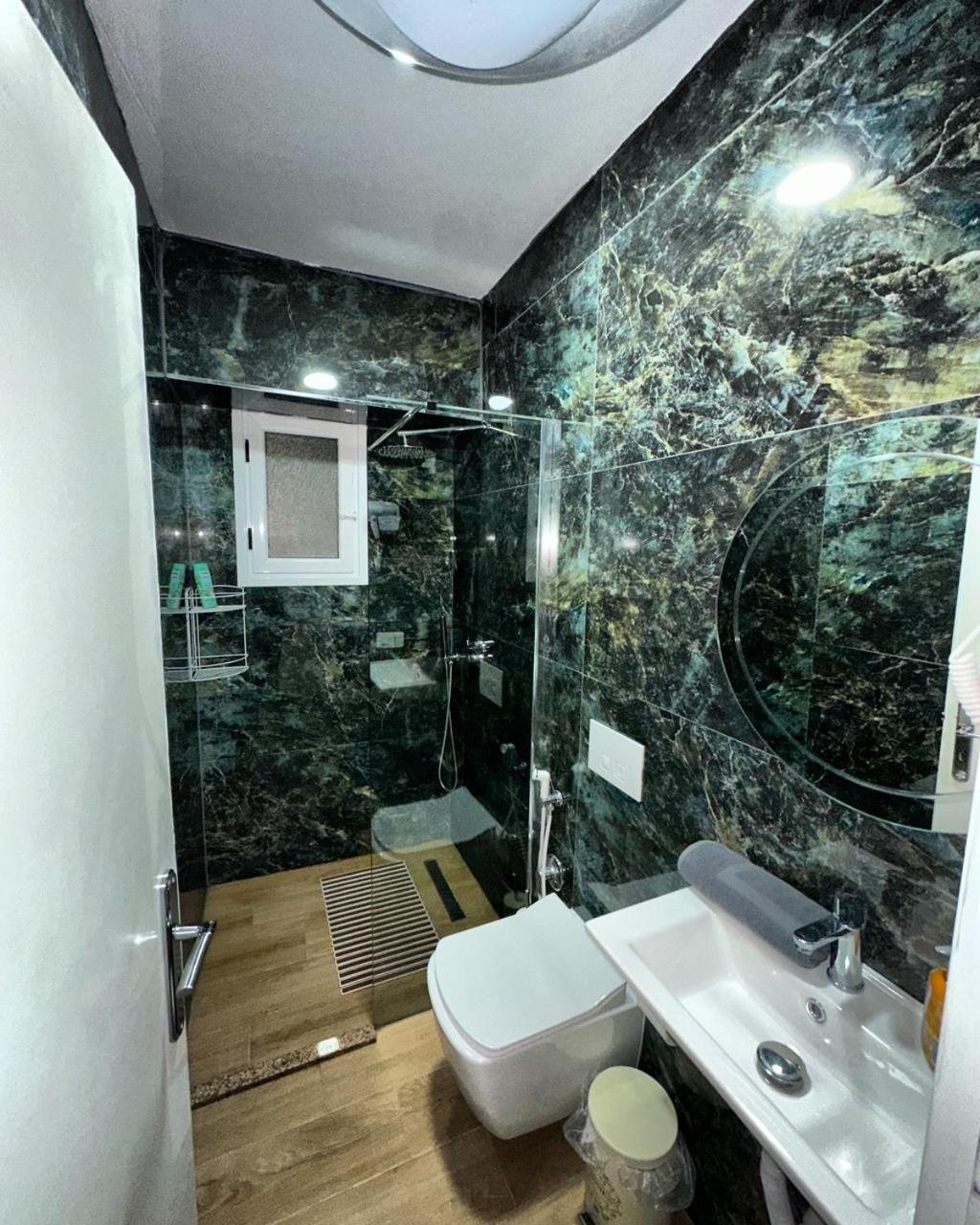 Hotel Her Vlorë Εξωτερικό φωτογραφία
