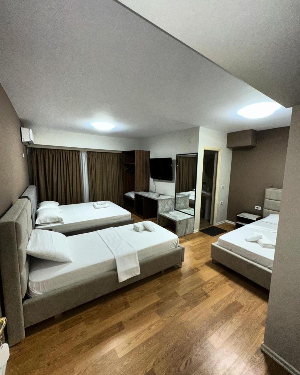 Hotel Her Vlorë Εξωτερικό φωτογραφία