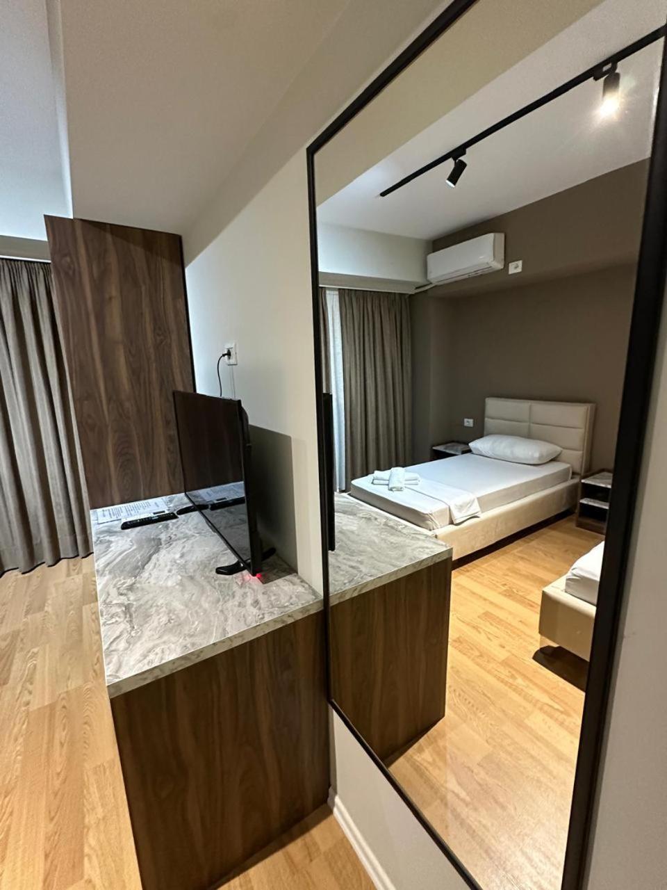 Hotel Her Vlorë Εξωτερικό φωτογραφία