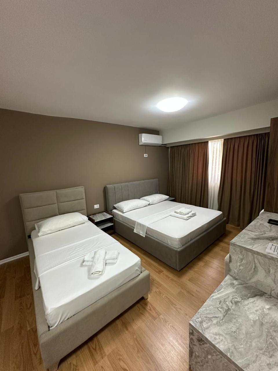 Hotel Her Vlorë Εξωτερικό φωτογραφία