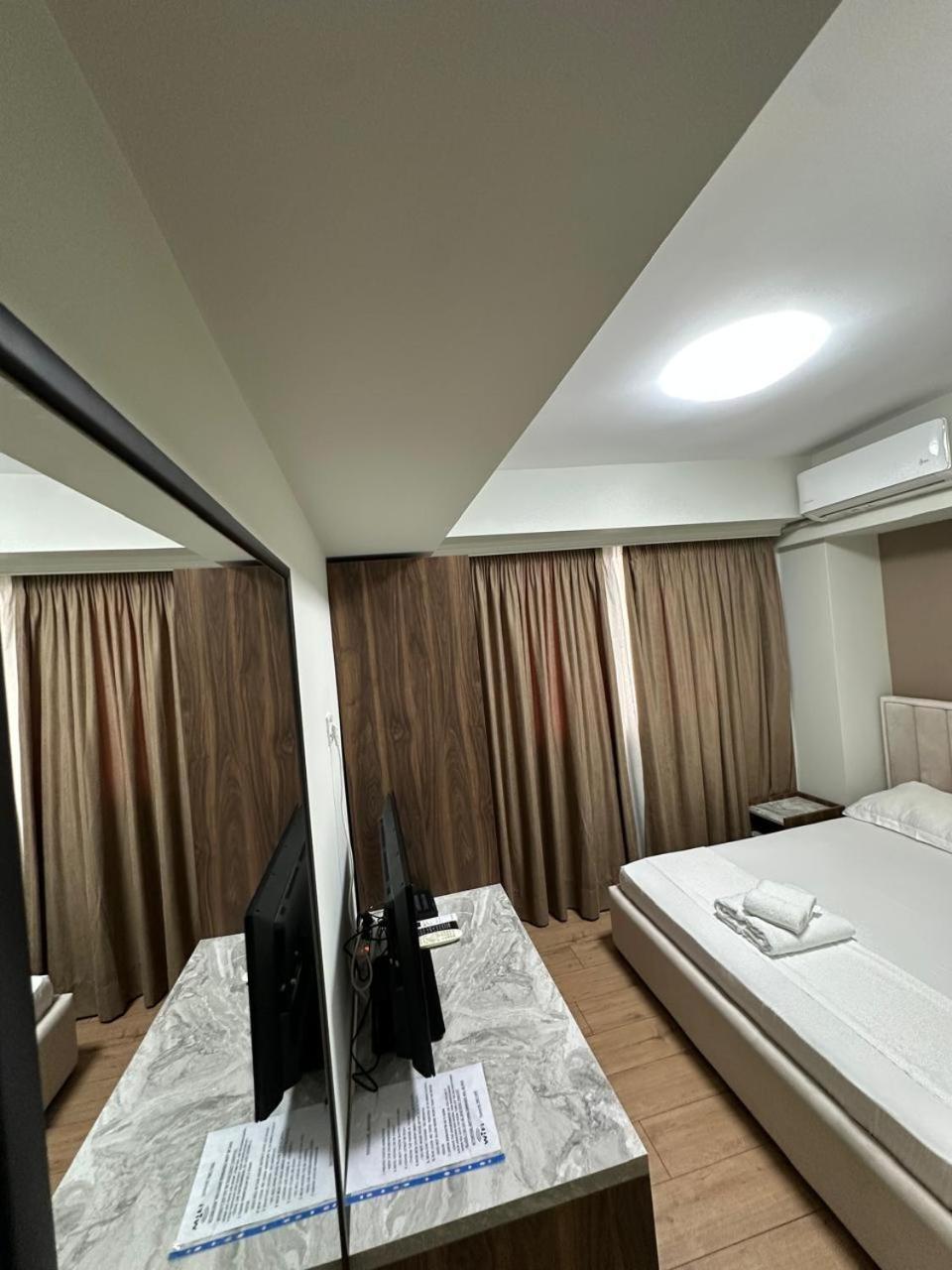 Hotel Her Vlorë Εξωτερικό φωτογραφία