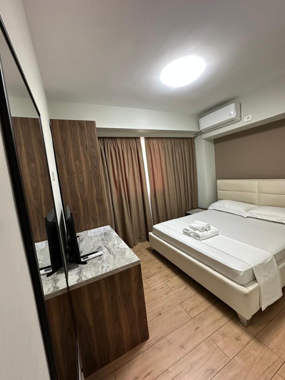 Hotel Her Vlorë Εξωτερικό φωτογραφία