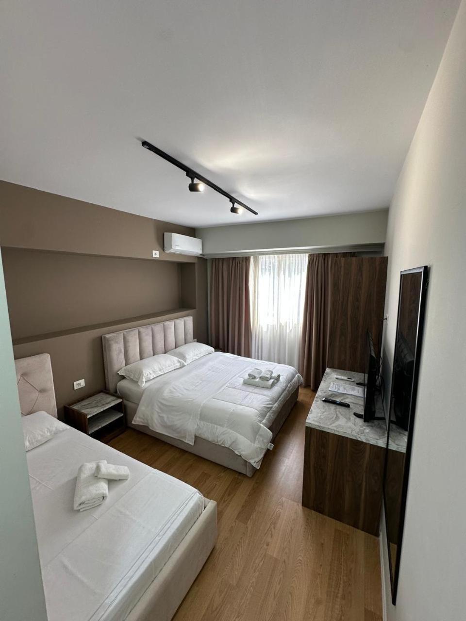 Hotel Her Vlorë Εξωτερικό φωτογραφία