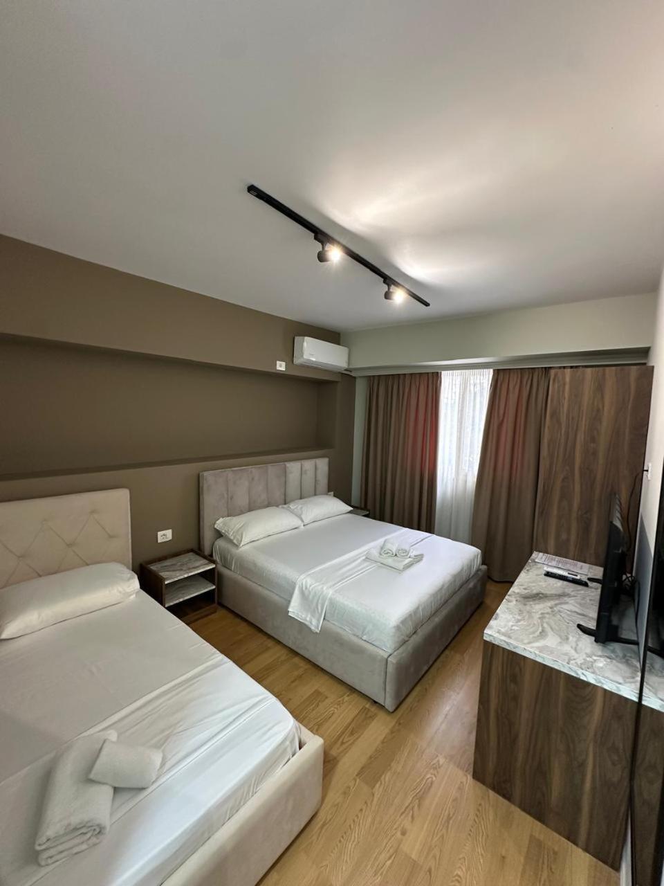 Hotel Her Vlorë Εξωτερικό φωτογραφία