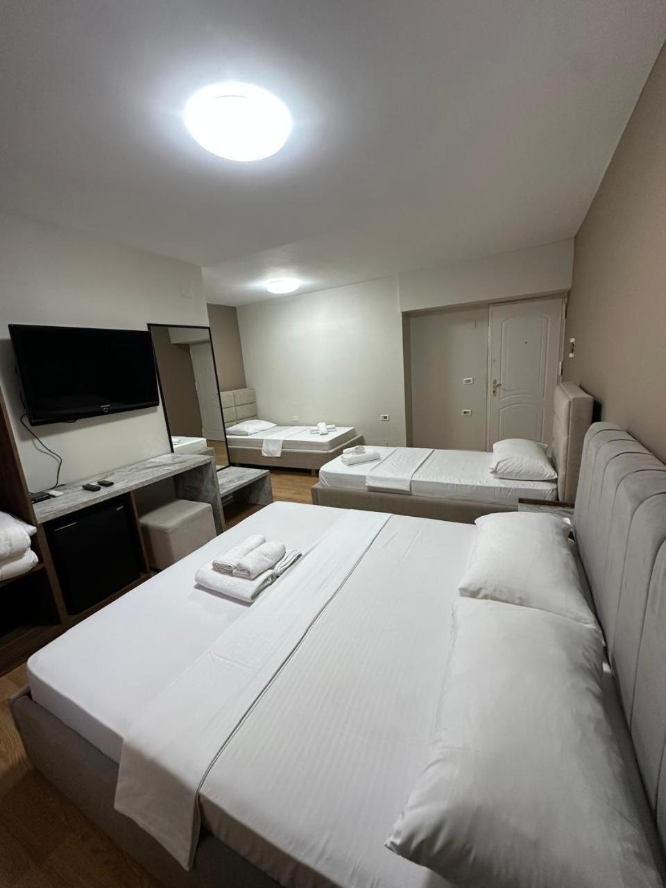 Hotel Her Vlorë Εξωτερικό φωτογραφία